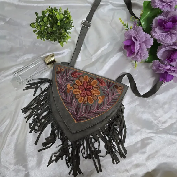 Leather_Sling_Bag_For_Women_&_Girls