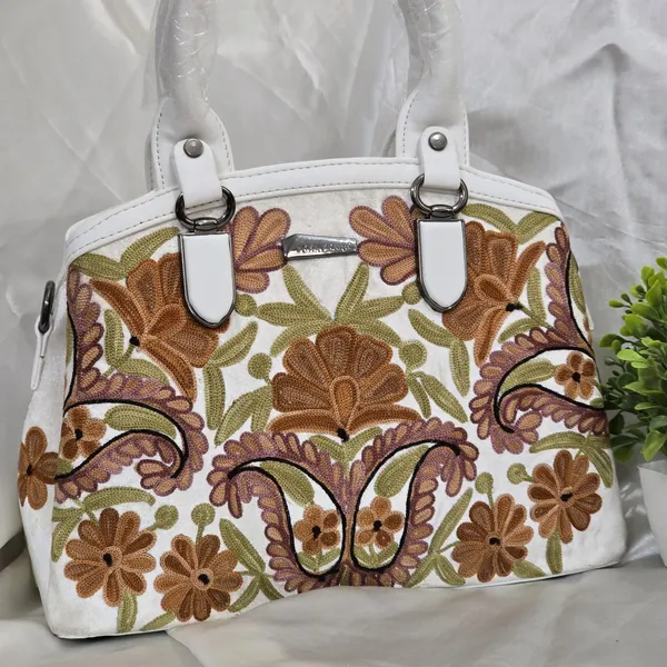 White_Leather_Sling_Bag_For_Women_&_Girls