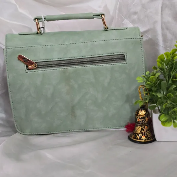 Pastel_Green_Leather_Sling_Bag_For_Women_&_Girls