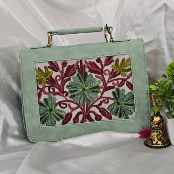 Pastel_Green_Leather_Sling_Bag_For_Women_&_Girls
