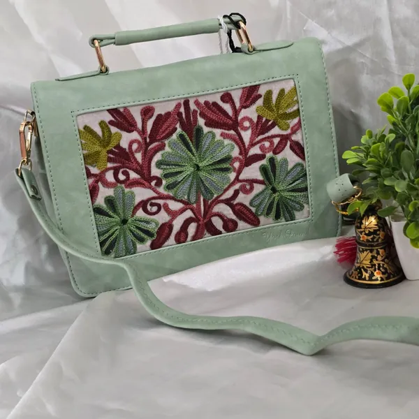 Pastel_Green_Leather_Sling_Bag_For_Women_&_Girls