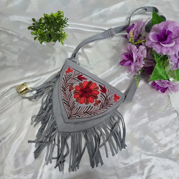 Light_Grey_Leather_Sling_Bag_For_Women_&_Girls