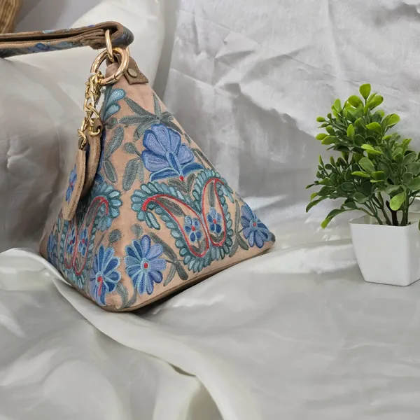 Triangular_Potli_Leather_Purse_For_Women_&_Girls