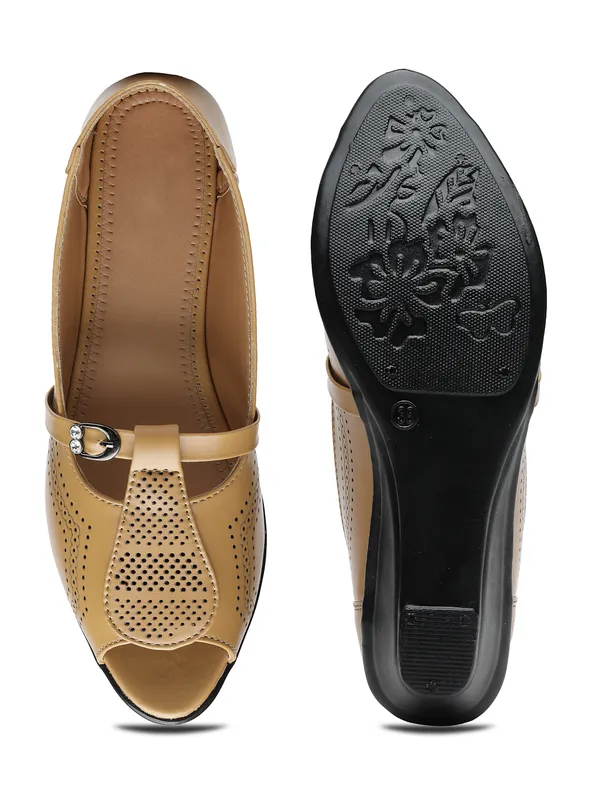 Stylish_Peep-Toe_Wedge_Sandals_for_Women_with_Laser-Cut_Design_and_Decorative_Buckle_Detail