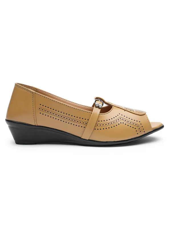 Stylish_Peep-Toe_Wedge_Sandals_for_Women_with_Laser-Cut_Design_and_Decorative_Buckle_Detail