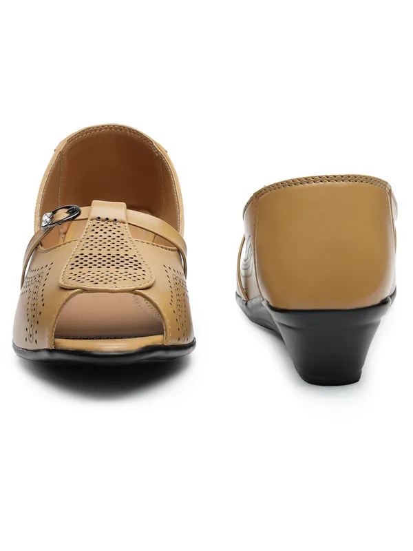 Stylish_Peep-Toe_Wedge_Sandals_for_Women_with_Laser-Cut_Design_and_Decorative_Buckle_Detail
