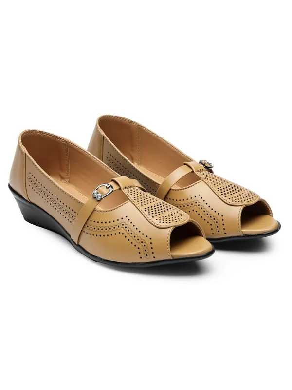 Stylish_Peep-Toe_Wedge_Sandals_for_Women_with_Laser-Cut_Design_and_Decorative_Buckle_Detail