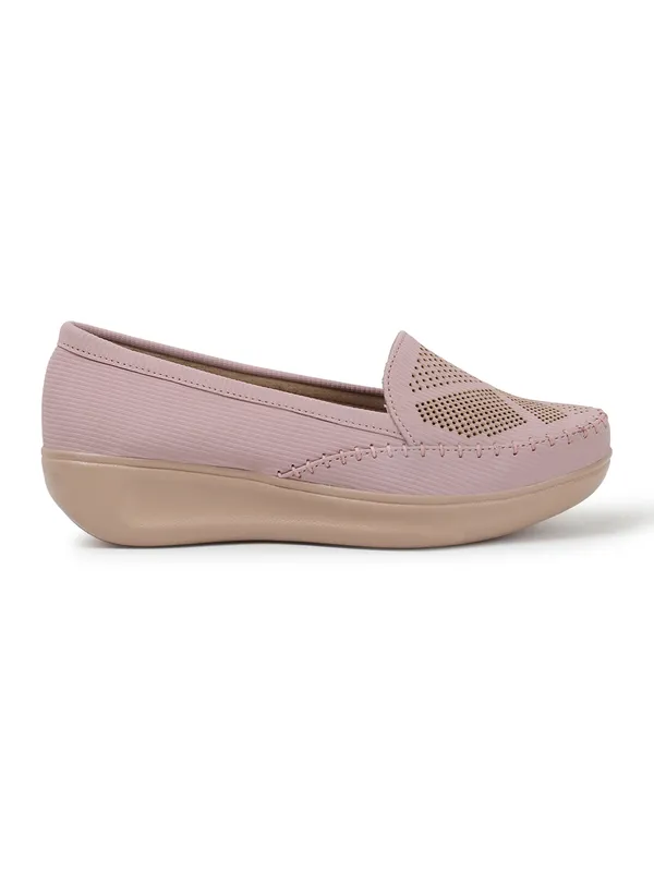 Women's_casual_slip-on_loafers_with_2_inch_Heel_cushioned_insoles,_breathable_mesh_detailing,_flat_sole,_ideal_for_daily_wear_and_comfort.