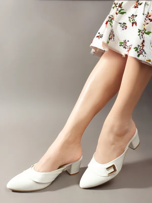 Elegant_Block_Heel_Mules_for_Women_with_Gold_Buckle_and_Glossy_Finish