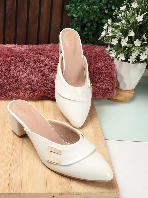 Elegant_Block_Heel_Mules_for_Women_with_Gold_Buckle_and_Glossy_Finish