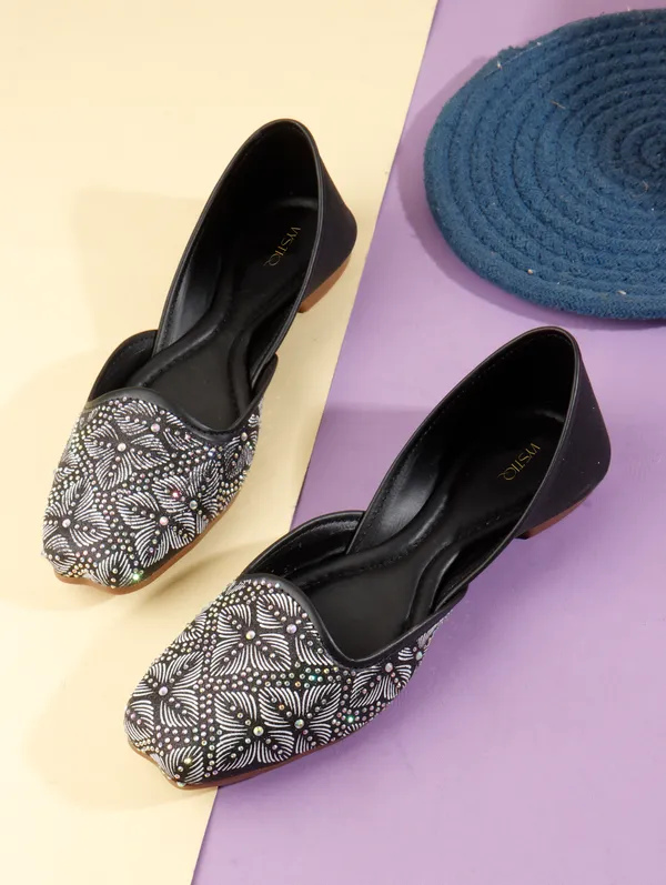 Womenï¿½s_Embellished_Butterfly_Jutti