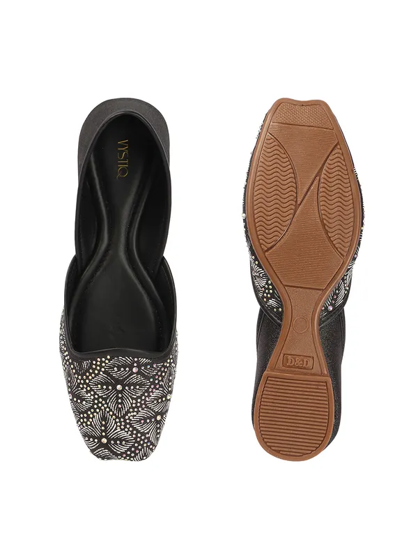 Women_Embellished_Ethnic_Jutti