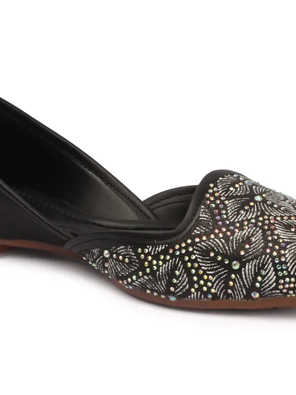 Women_Embellished_Ethnic_Jutti