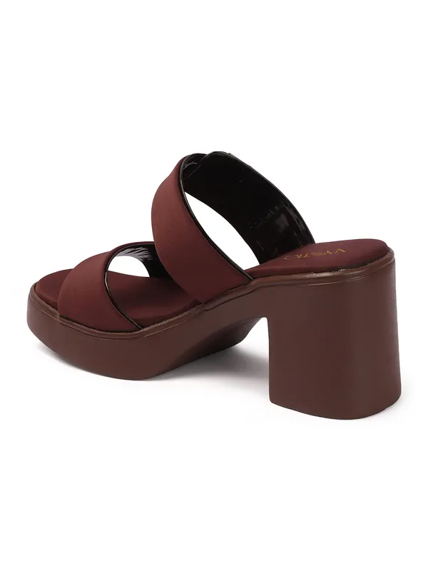 Elegant_Heel_Sandals_with_Comfortable_Sole_and_Stylish_Ethnic_Design