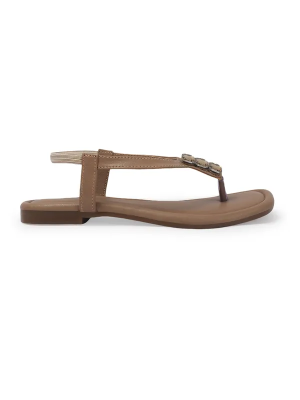 Trendy_Flat_Sandals_with_Crystal_Embellished_Strap_for_Women_�_Elegant_Everyday_Comfort_Footwear