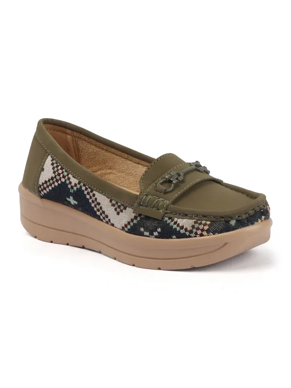 everyday_style_with_these_Womens_slip-on_loafers,
