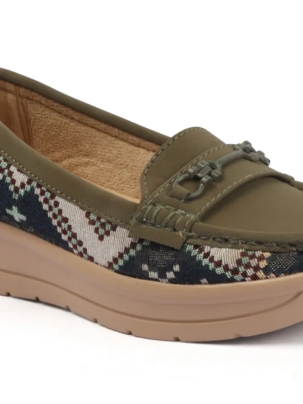 everyday_style_with_these_Womens_slip-on_loafers,
