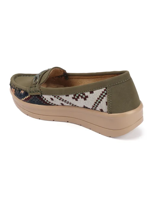 everyday_style_with_these_Womens_slip-on_loafers,