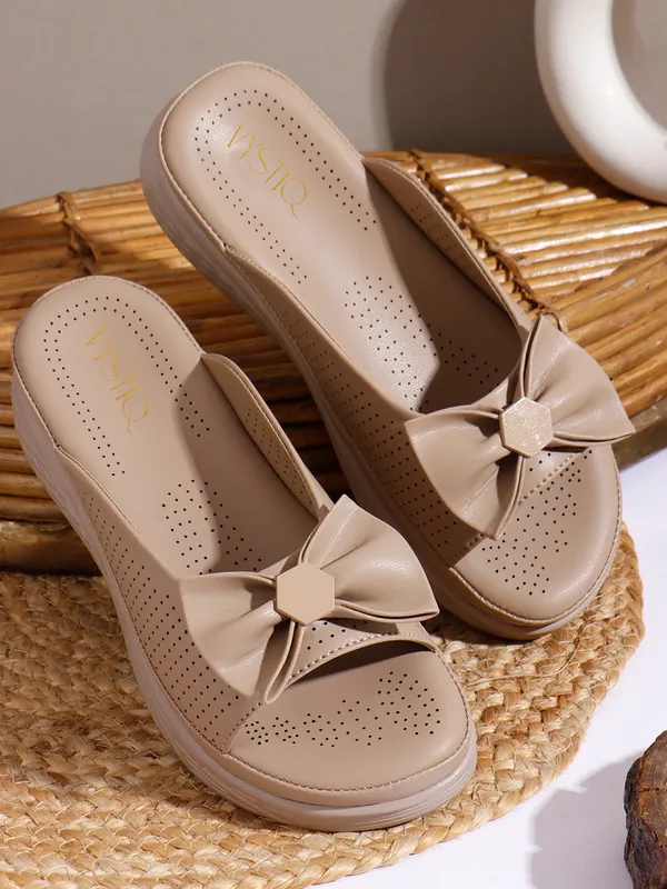 Chiku_Synthetic_Casual_2_inch_Sandals_For_Women