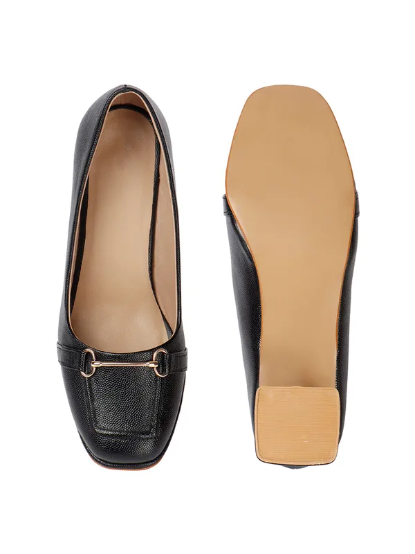 Elegant_Block_Heels_for_Office,_Formal_Events_&_Chic_Everyday_Outfits_with_Textured_Finish