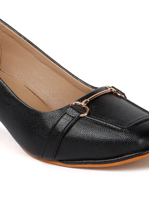 Elegant_Block_Heels_for_Office,_Formal_Events_&_Chic_Everyday_Outfits_with_Textured_Finish
