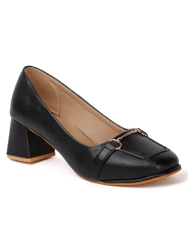 Elegant_Block_Heels_for_Office,_Formal_Events_&_Chic_Everyday_Outfits_with_Textured_Finish