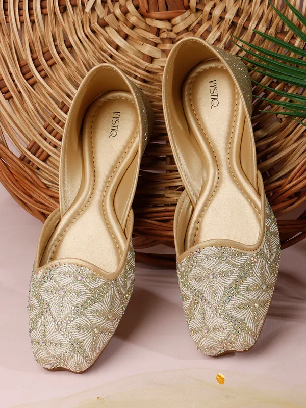 Women_Embellished_Ethnic_Jutti