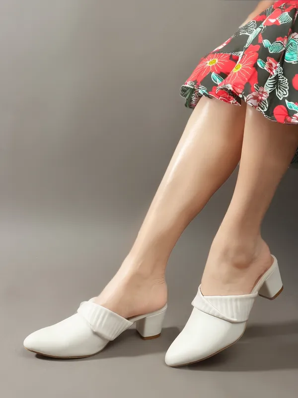 Trendy_Block_Heel_Mules_for_Women_with_Quilted_Band_Design_and_Comfortable_Soft_Cushion_Insole