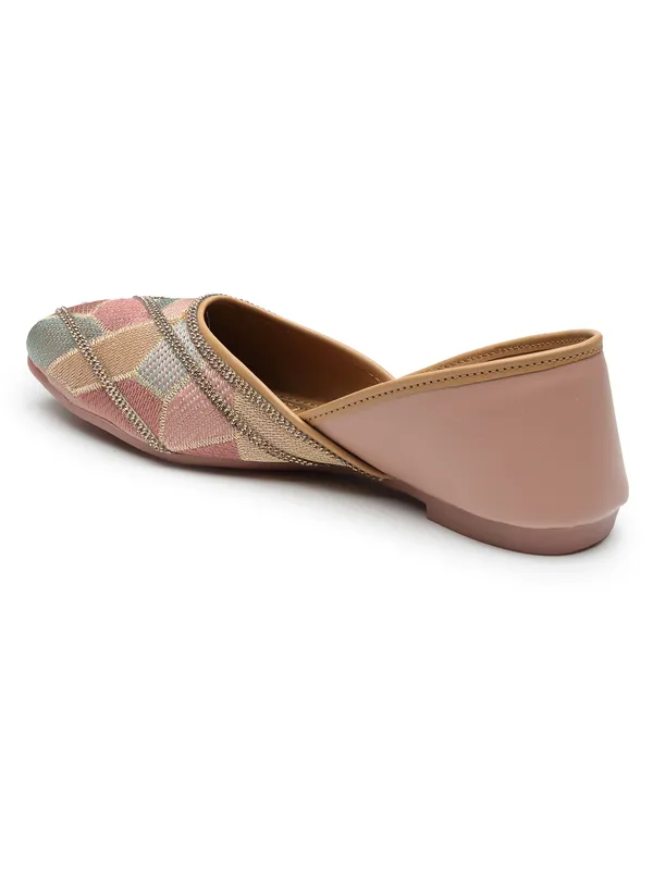Trendy_Embroidered_Womenï¿½s_Ethnic_Jutti_with_Comfortable_Insole_and_Traditional_Craft_Detailing
