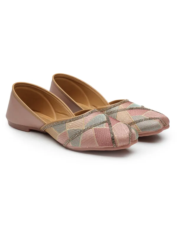 Trendy_Embroidered_Womenï¿½s_Ethnic_Jutti_with_Comfortable_Insole_and_Traditional_Craft_Detailing