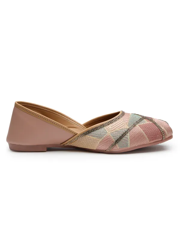 Trendy_Embroidered_Womenï¿½s_Ethnic_Jutti_with_Comfortable_Insole_and_Traditional_Craft_Detailing