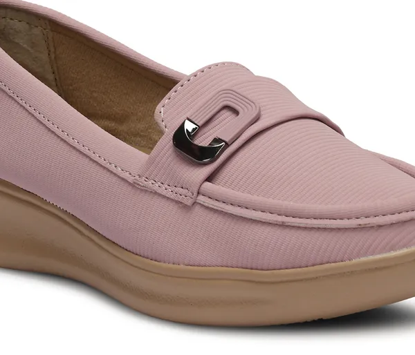 Step_into_effortless_style_and_all-day_comfort_with_these_elegant_wedge_heel_loafers