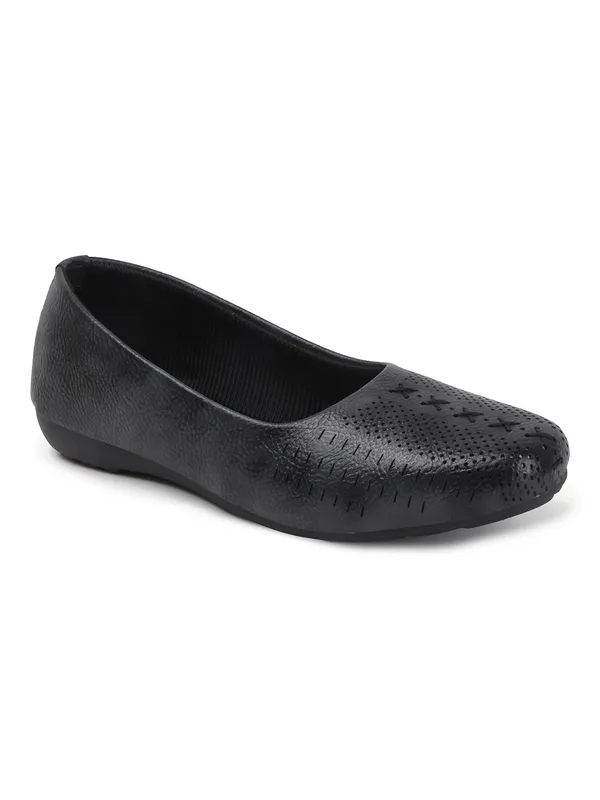 Elegant_Women's_Comfortable_Flats_with_Stitch_Detailing