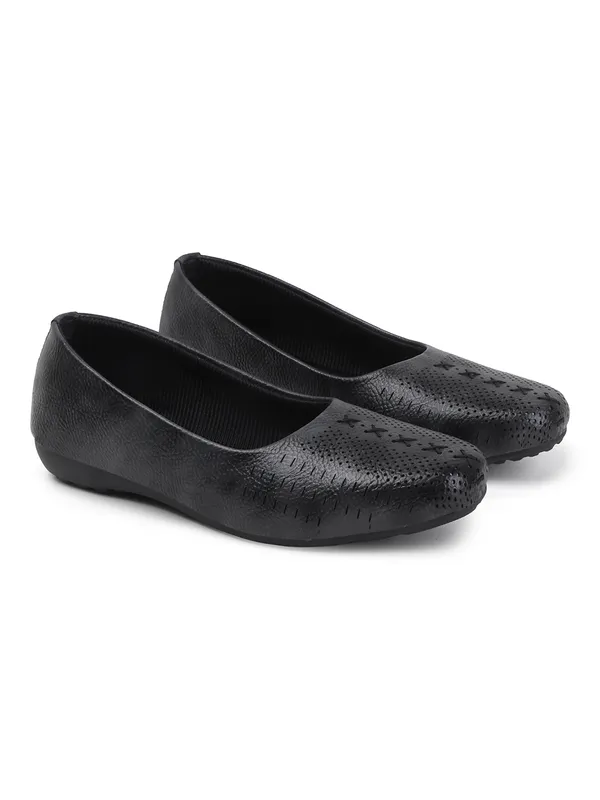Elegant_Women's_Comfortable_Flats_with_Stitch_Detailing