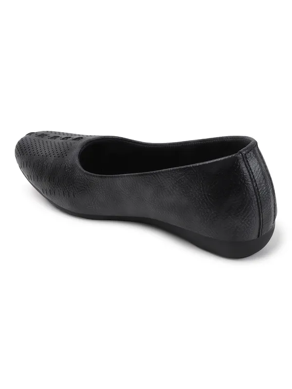 Elegant_Women's_Comfortable_Flats_with_Stitch_Detailing