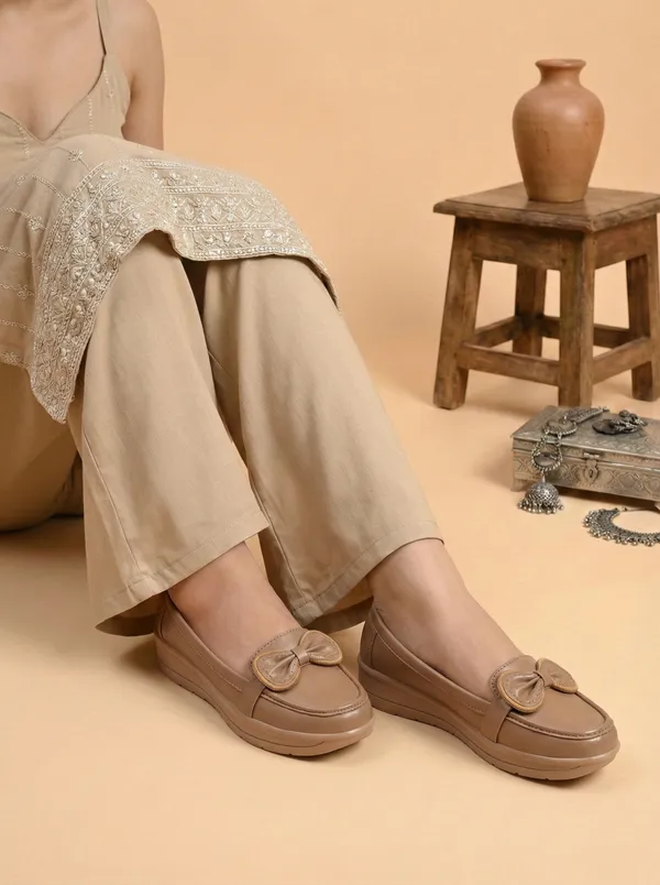 Womenï¿½s_wedge_loafers