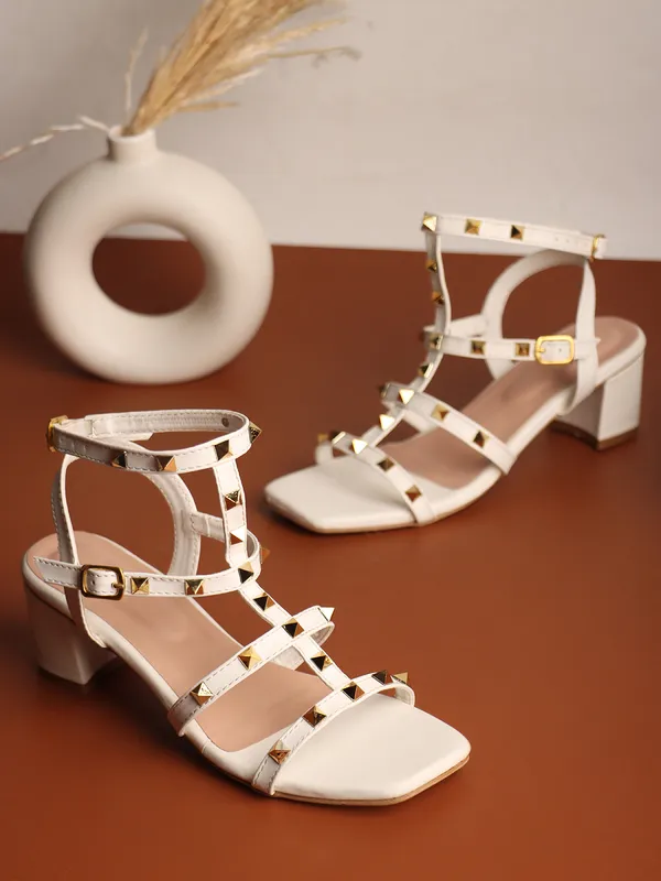 Elegant_Platform_Heels_with_Multi-Strap_Design_and_Comfortable_Fit_for_Party_and_Casual_Wear