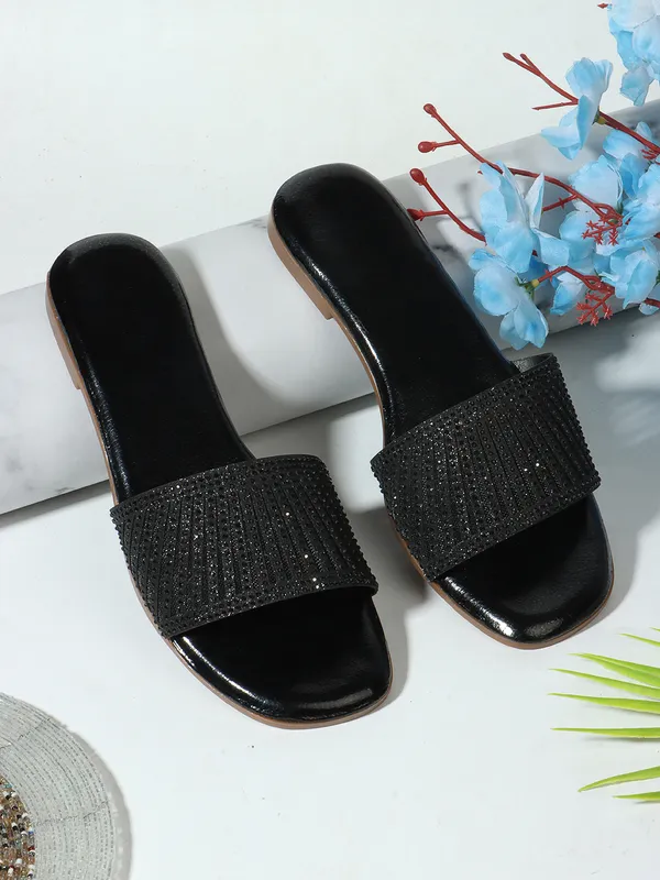 Stylish_Embellished_Ethnic_Flats_sandal_with_Textured_Strap_and_Comfortable_Slip-On_Design_for_Women