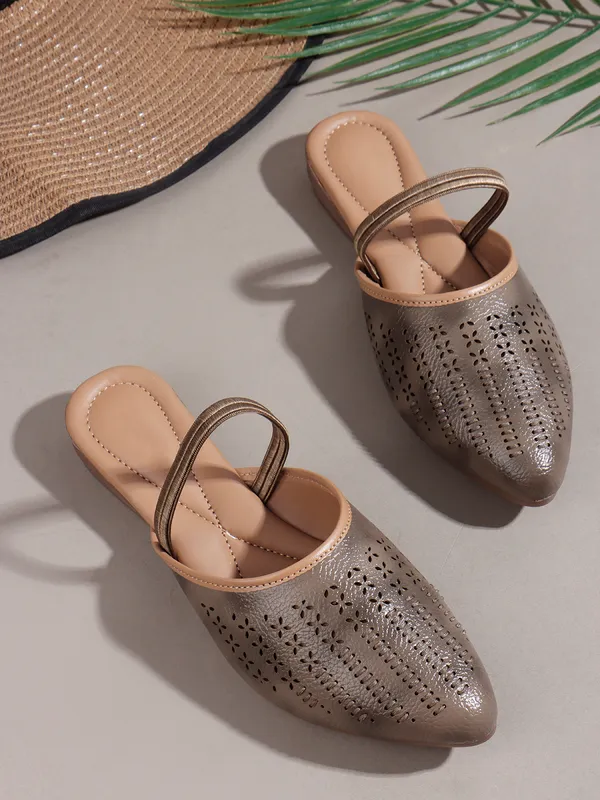 Trendy_Laser-Cut_Womenï¿½s_Flats_with_Elastic_Back_Strap_and_Cushioned_Insole_for_Daily_Comfort