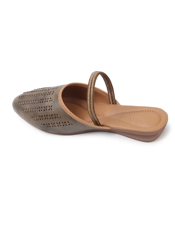 Trendy_Laser-Cut_Womenï¿½s_Flats_with_Elastic_Back_Strap_and_Cushioned_Insole_for_Daily_Comfort
