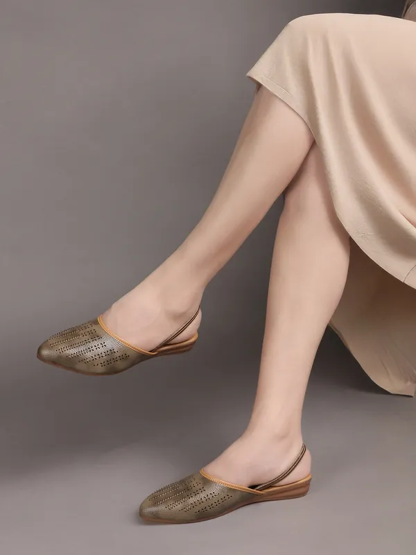 Trendy_Laser-Cut_Womenï¿½s_Flats_with_Elastic_Back_Strap_and_Cushioned_Insole_for_Daily_Comfort