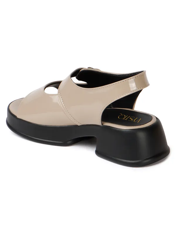 Trendy_Beige_Platform_Sandals_with_Buckle_Detail_and_Block_Heel