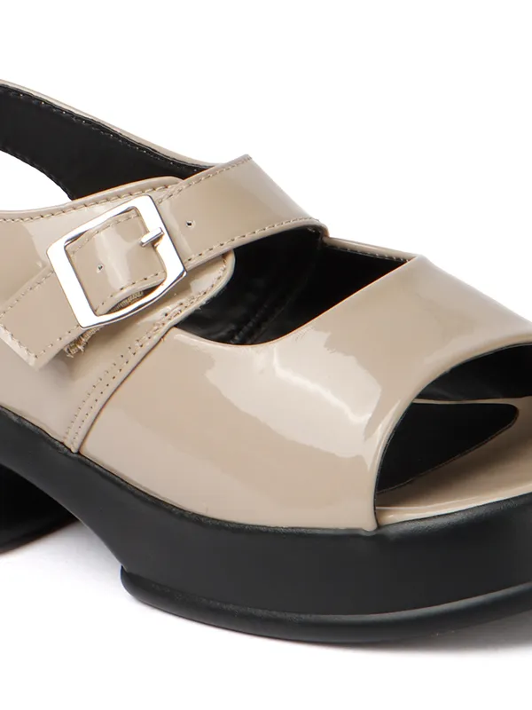 Trendy_Beige_Platform_Sandals_with_Buckle_Detail_and_Block_Heel