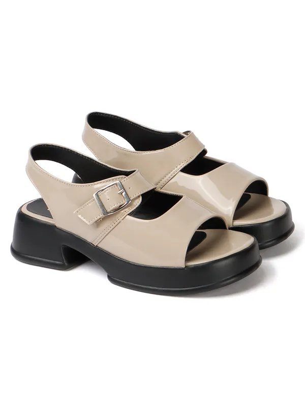 Trendy_Beige_Platform_Sandals_with_Buckle_Detail_and_Block_Heel