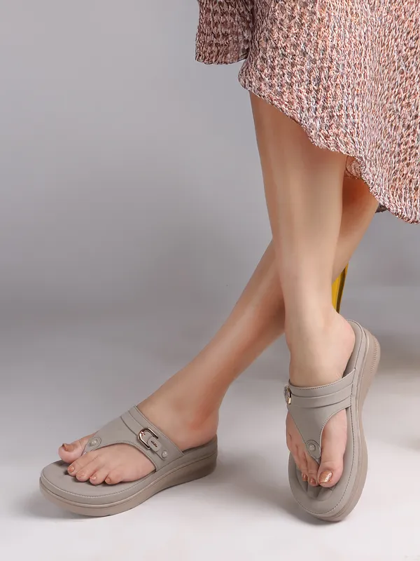 Elegant_Slip-On_2_inch_Heel_Sandals_with_Detail_Casual_Sandals_for_Women