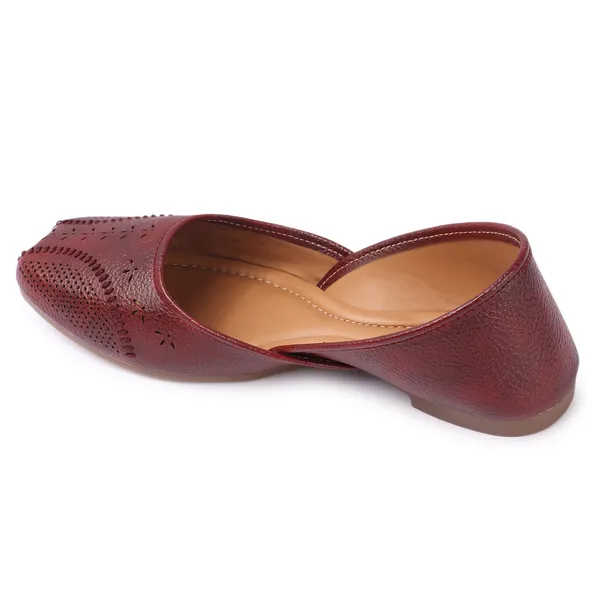 Elegant_Textured_Synthetic_Leather_1.5_inch__Heel_Juttis_with_Square_Toe_&_Perforated_Design