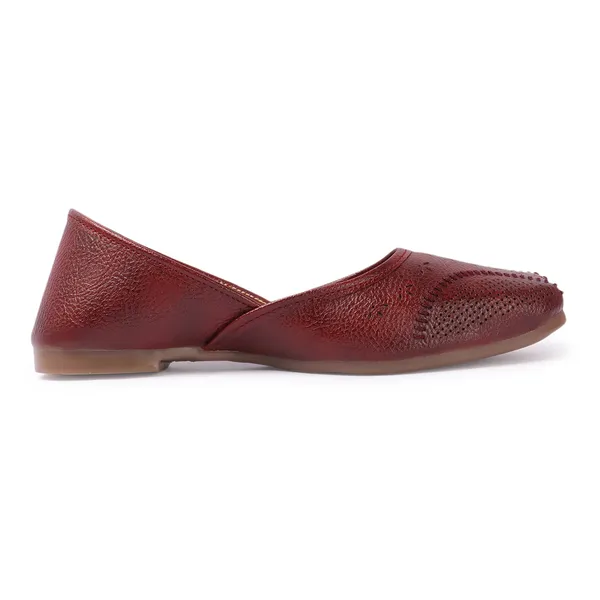 Elegant_Textured_Synthetic_Leather_1.5_inch__Heel_Juttis_with_Square_Toe_&_Perforated_Design