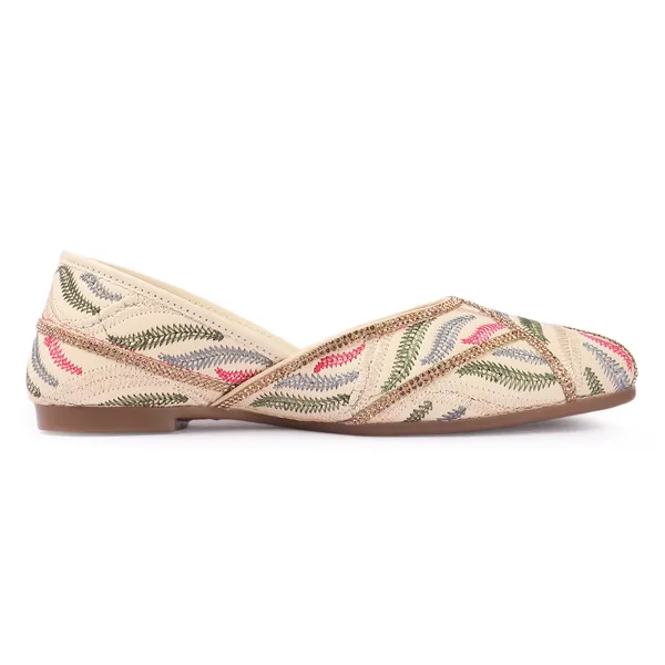 Elegant_Embroidered_Ethnic_Jutti_for_Women_with_Bead_Detailing_and_Comfortable_Flat_Sole