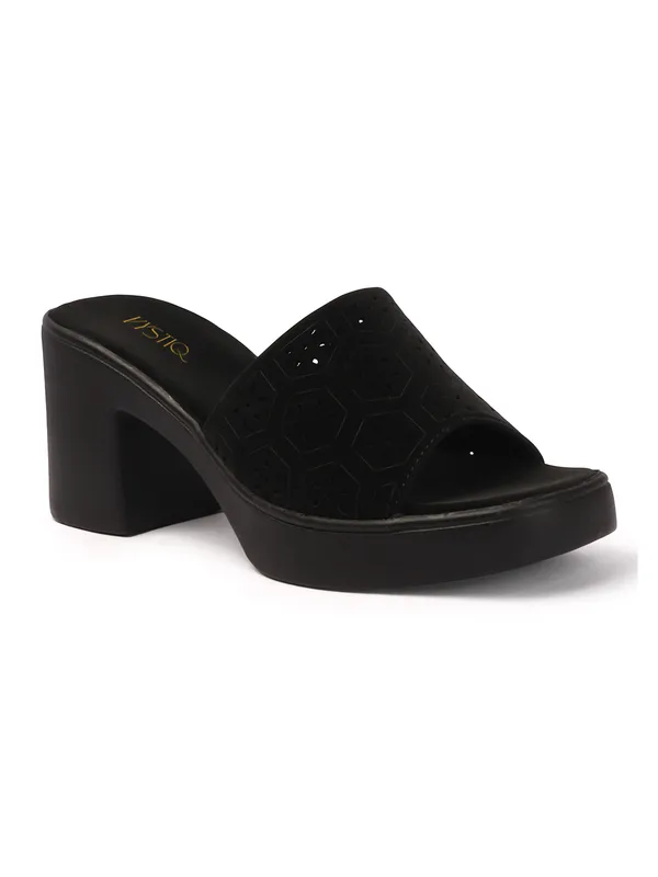 Elegant_Heel_Sandals_with_Comfortable_Sole_and_Stylish_Ethnic_Design