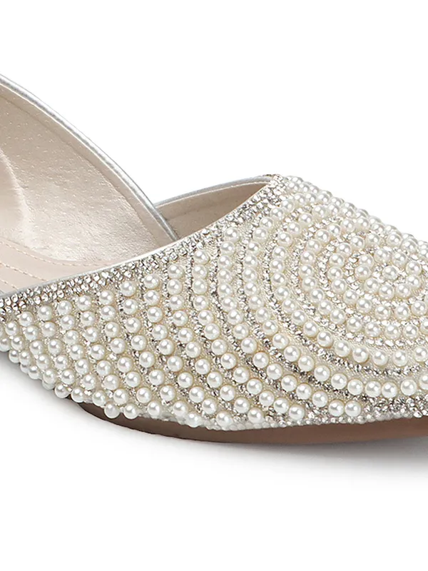 Stylish_Pearl-Embellished_Womenï¿½s_Flats_for_Festive,_Ethnic,_and_Party_Wear